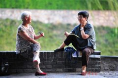 65岁的农村老奶奶寻求帮助做姐妹鉴定