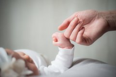 DNA亲子鉴定能自己采集样本吗？准确吗？