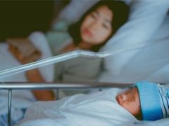 母亲独自抚养多年，亲子鉴定揭开亲生父亲身份