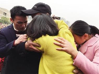 错抱婴儿二十载：合肥两家人的鉴定之泪与和解之路